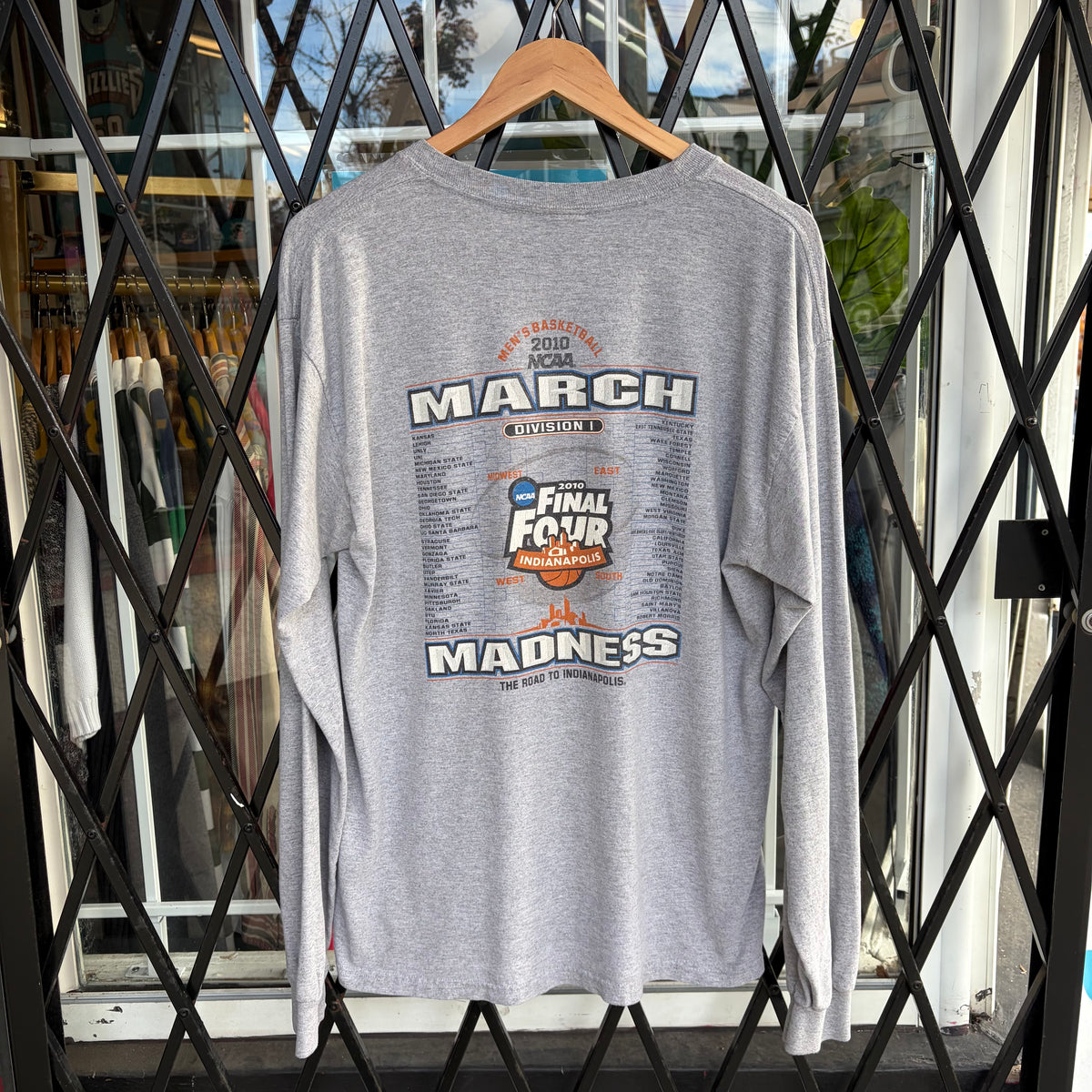 2010 NCAA March Madness Final Four Long Sleeve - Size L