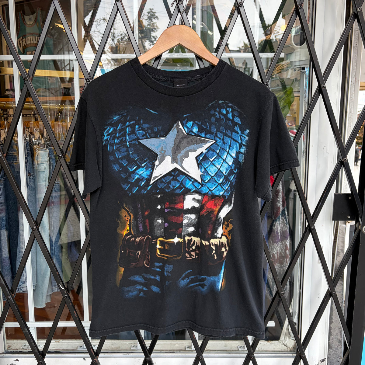 2012 Marvel Mad Engine Captain America Tee - Size M