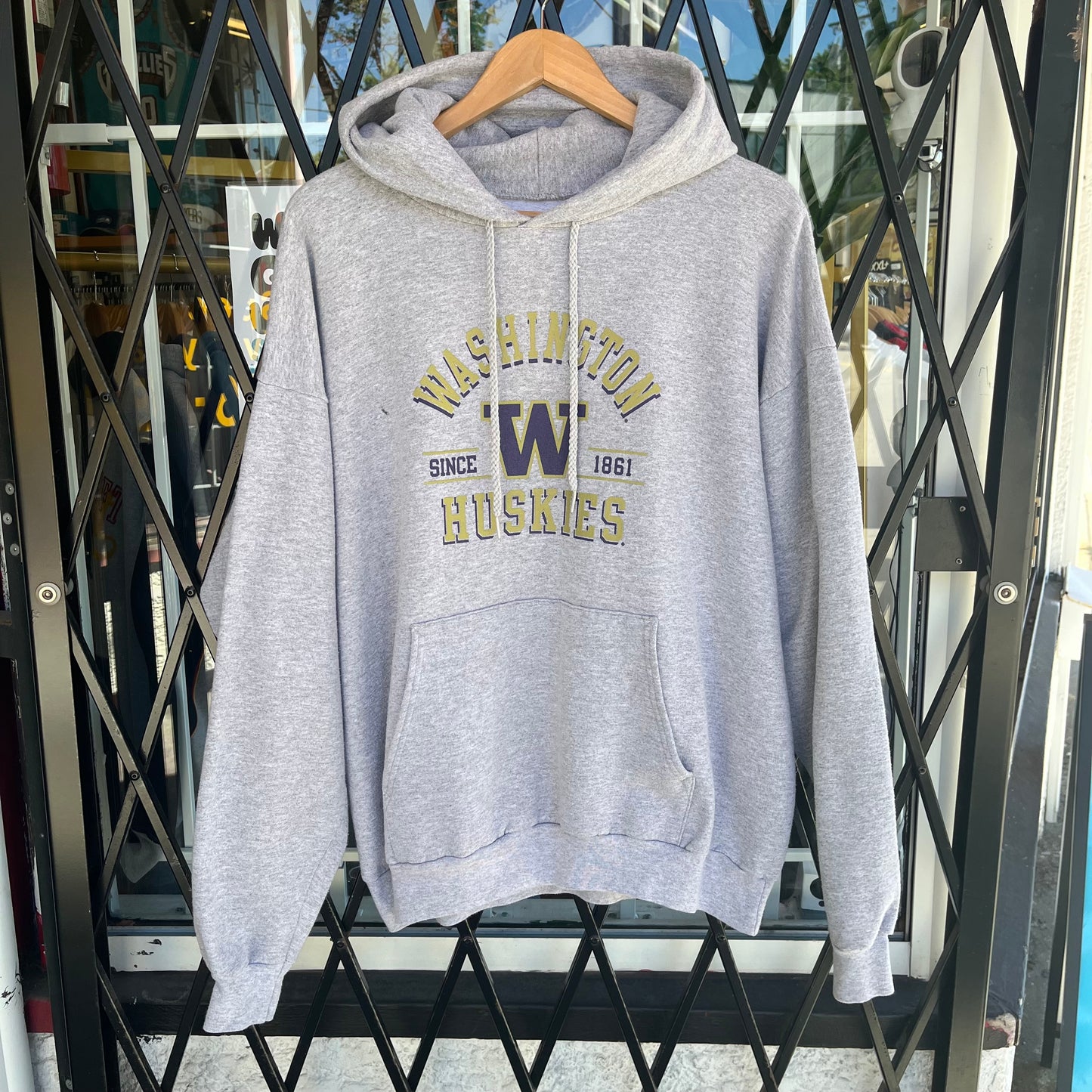 University of Washington Huskies Hoodie - Size XL