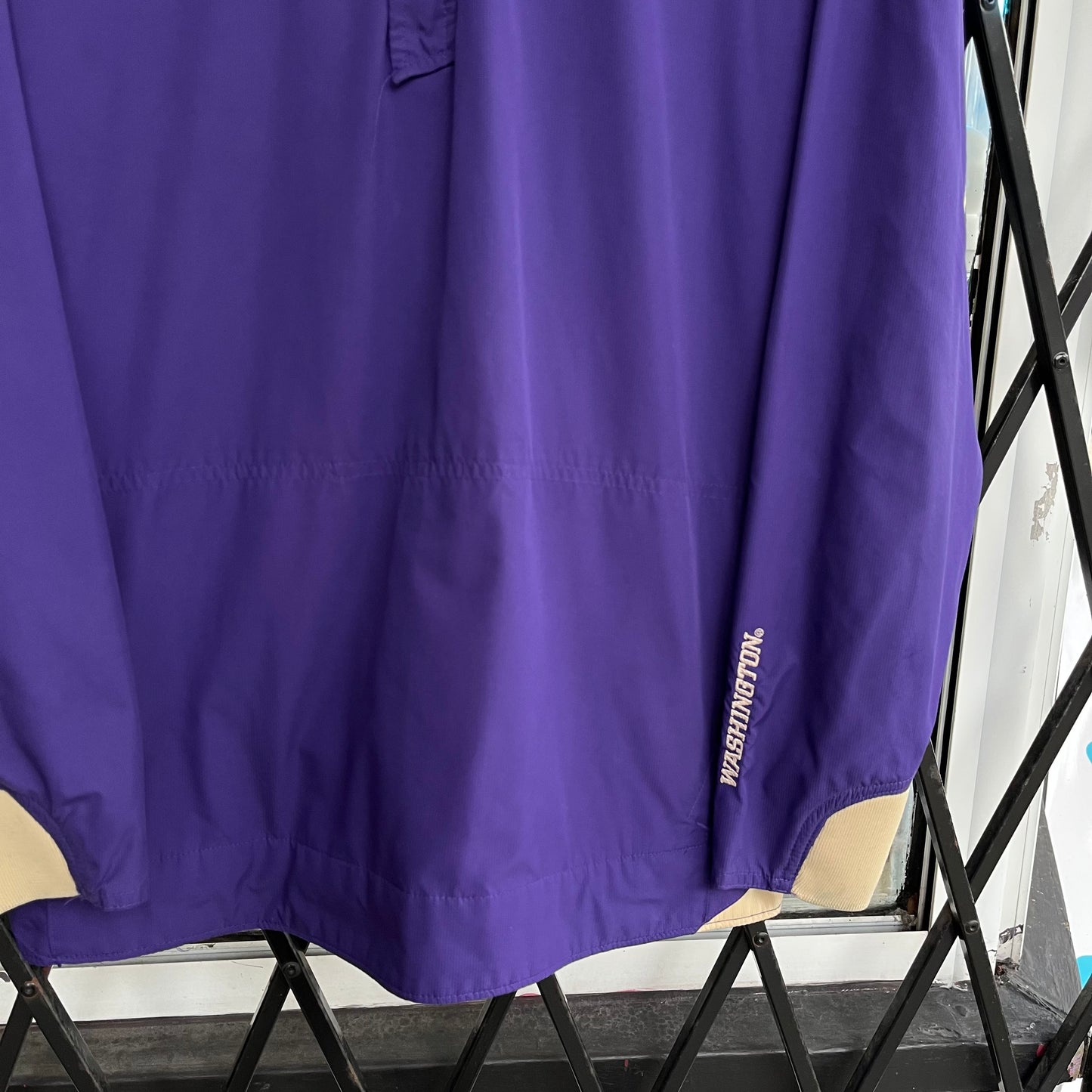 Nike Washington Huskies Pullover Windbreaker - Size M