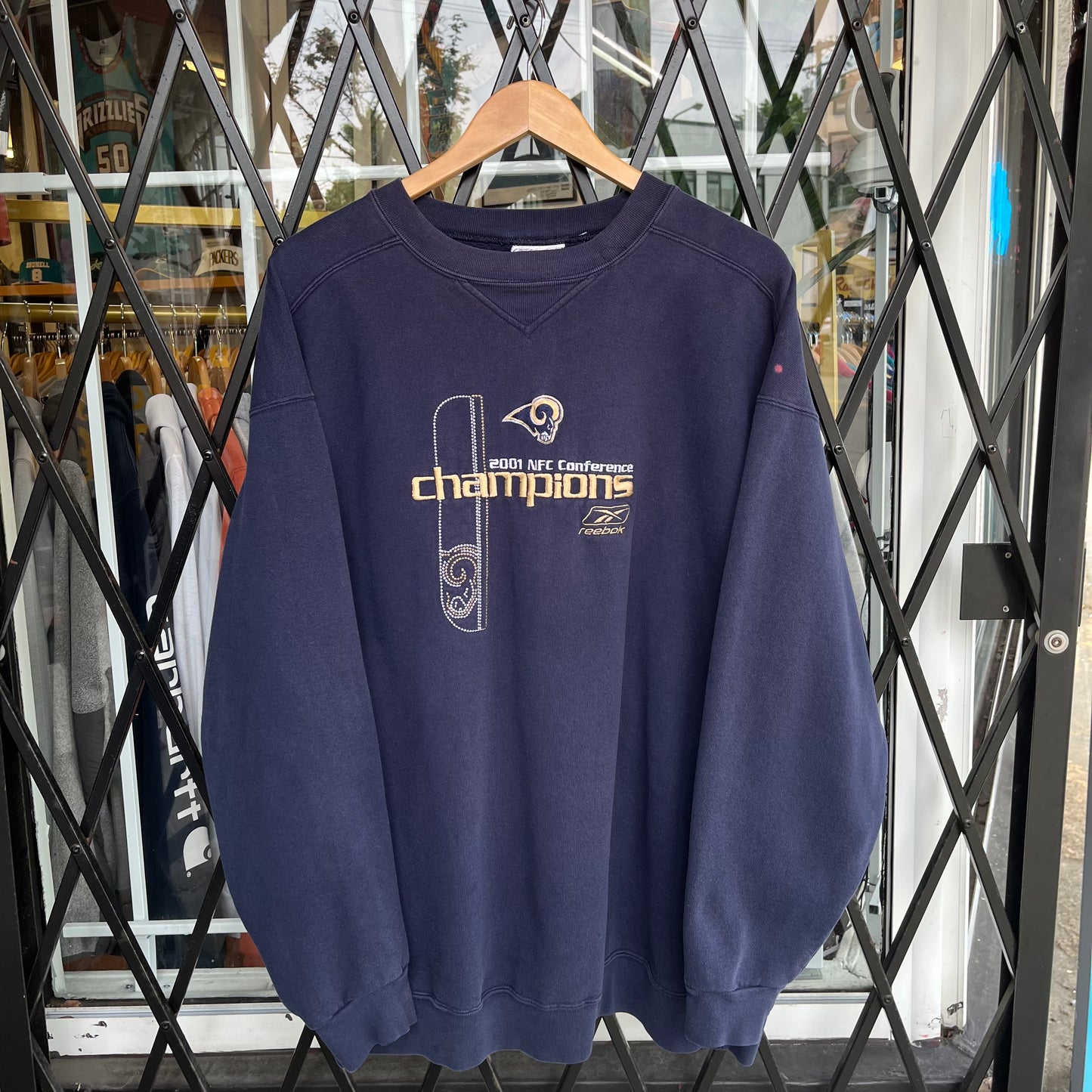 2001 St. Louis Rams Crewneck - Size XXL