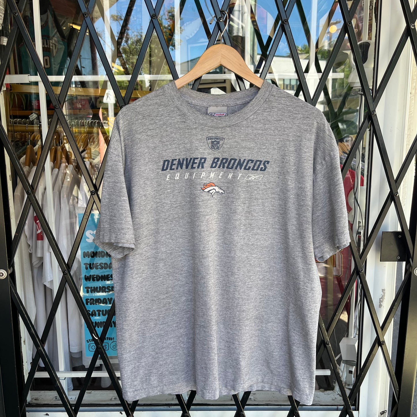 Vintage Denver Broncos Tee - Size L