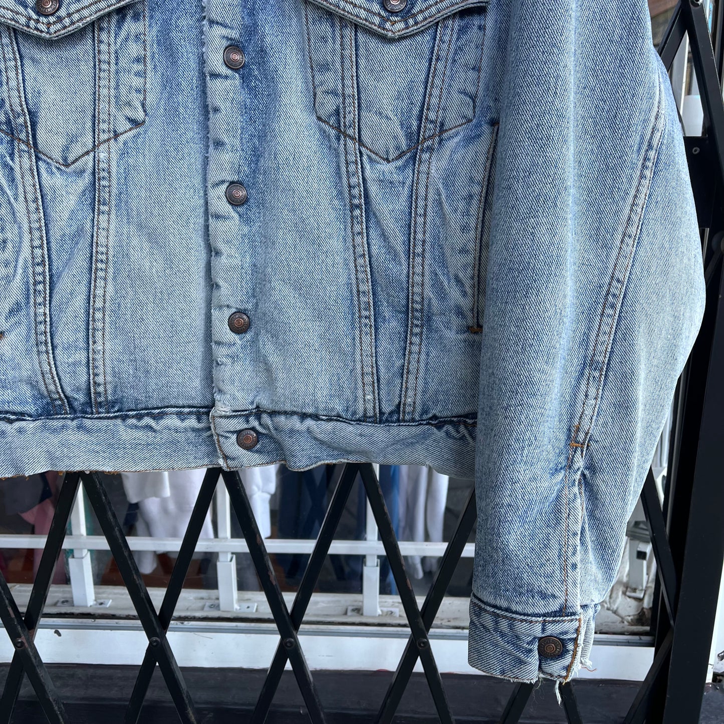 Vintage Levi’s Sherpa Lined Denim Jacket - Size S