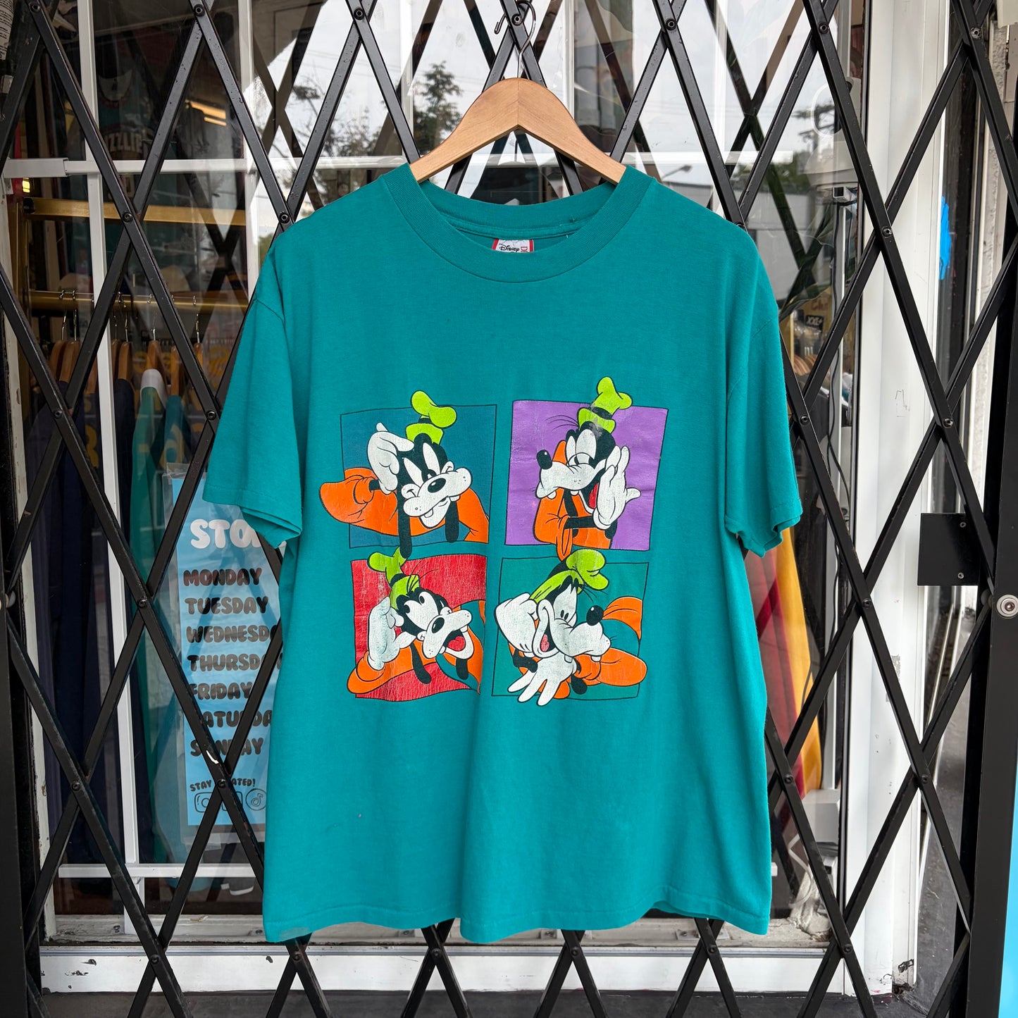 Vintage Disney Goofy Tee - Size XL