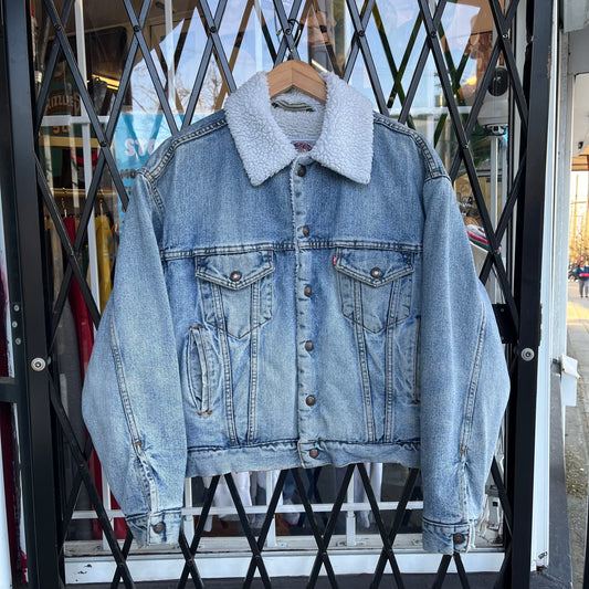 Vintage Levi’s Sherpa Lined Denim Jacket - Size S