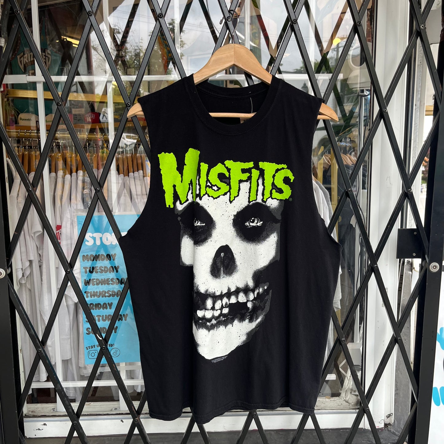 Misfits Cut Off Tee - Size L