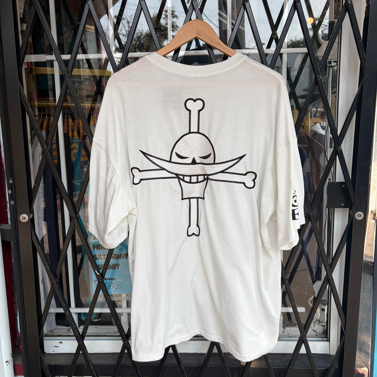 One Piece Whitebeard Pirates Tee - Size L