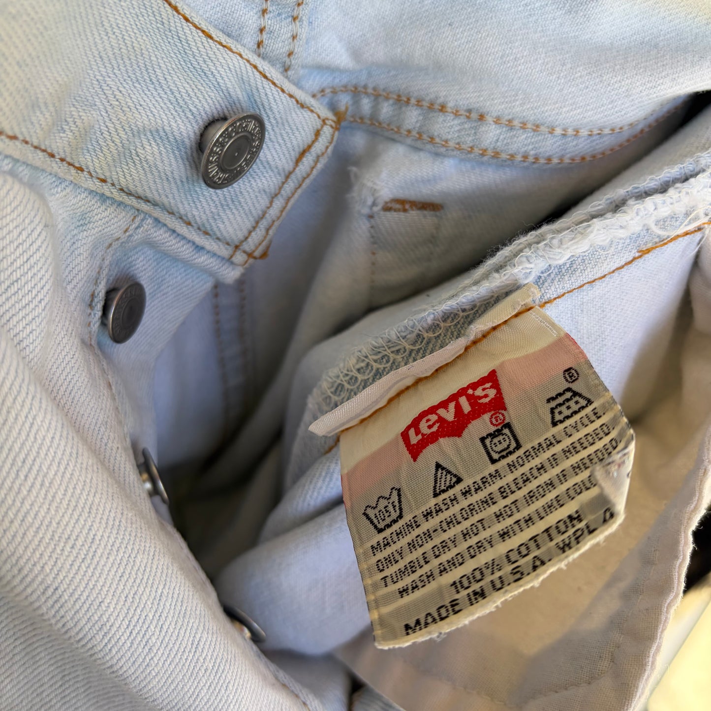 Vintage Levi’s 501 Light Wash Denim Pants - Size 33W x 36L
