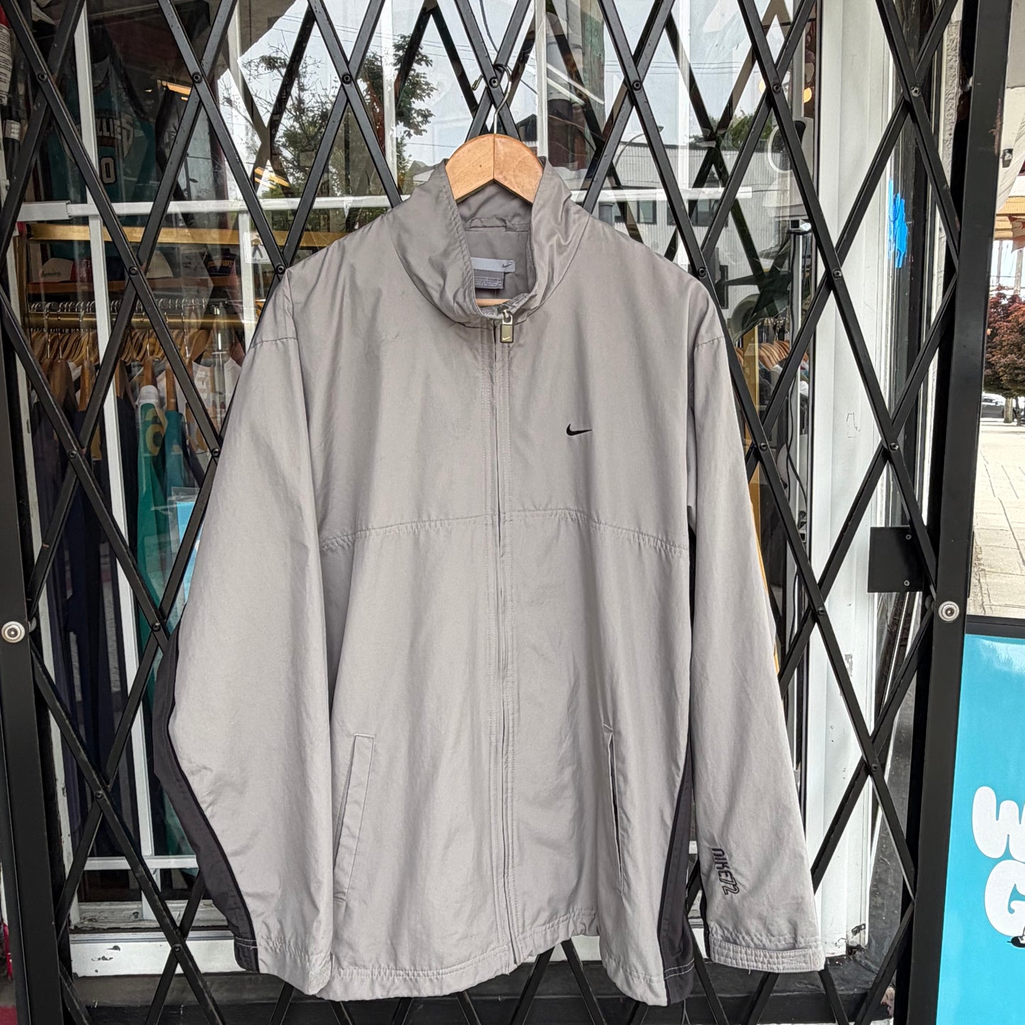 Vintage Nike Windbreaker - Size L