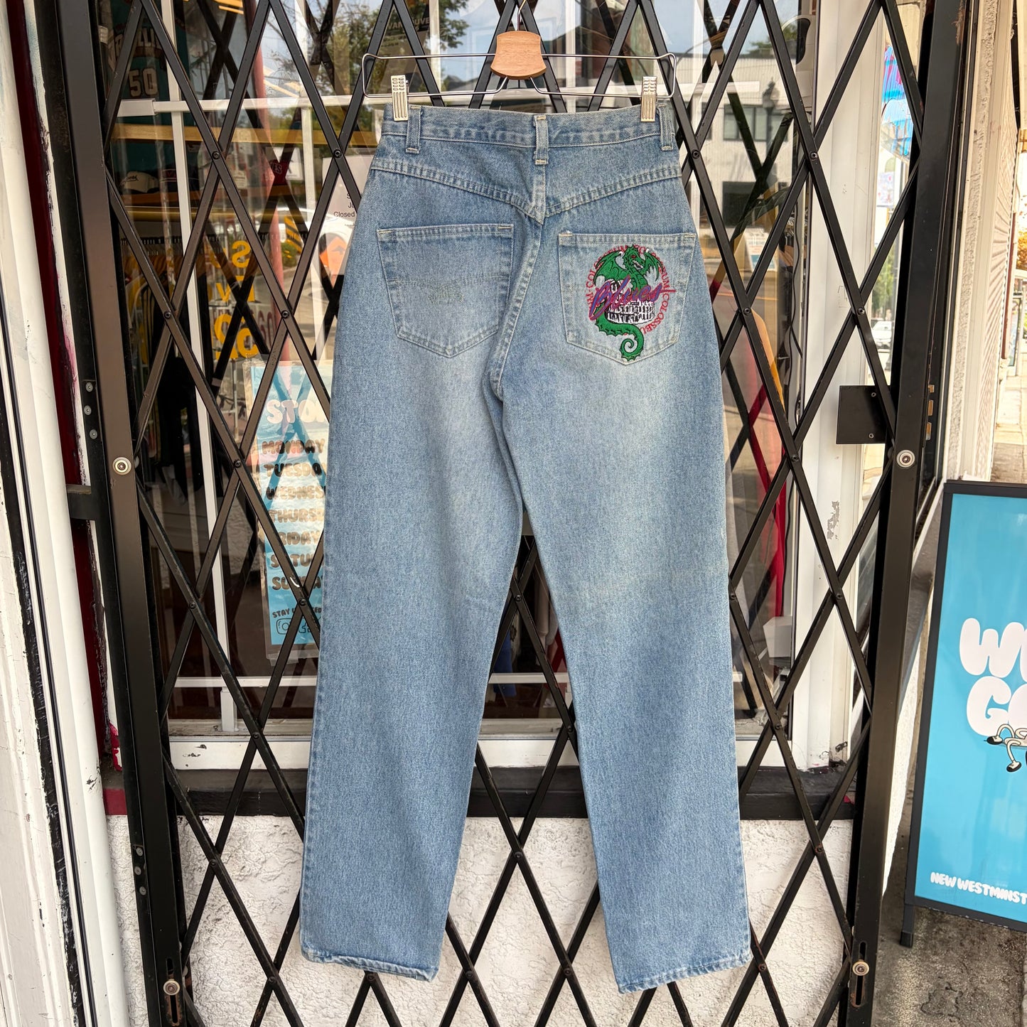 Vintage Colosseum Embroidered Dragon Denim Pants - Size 28W x 32L