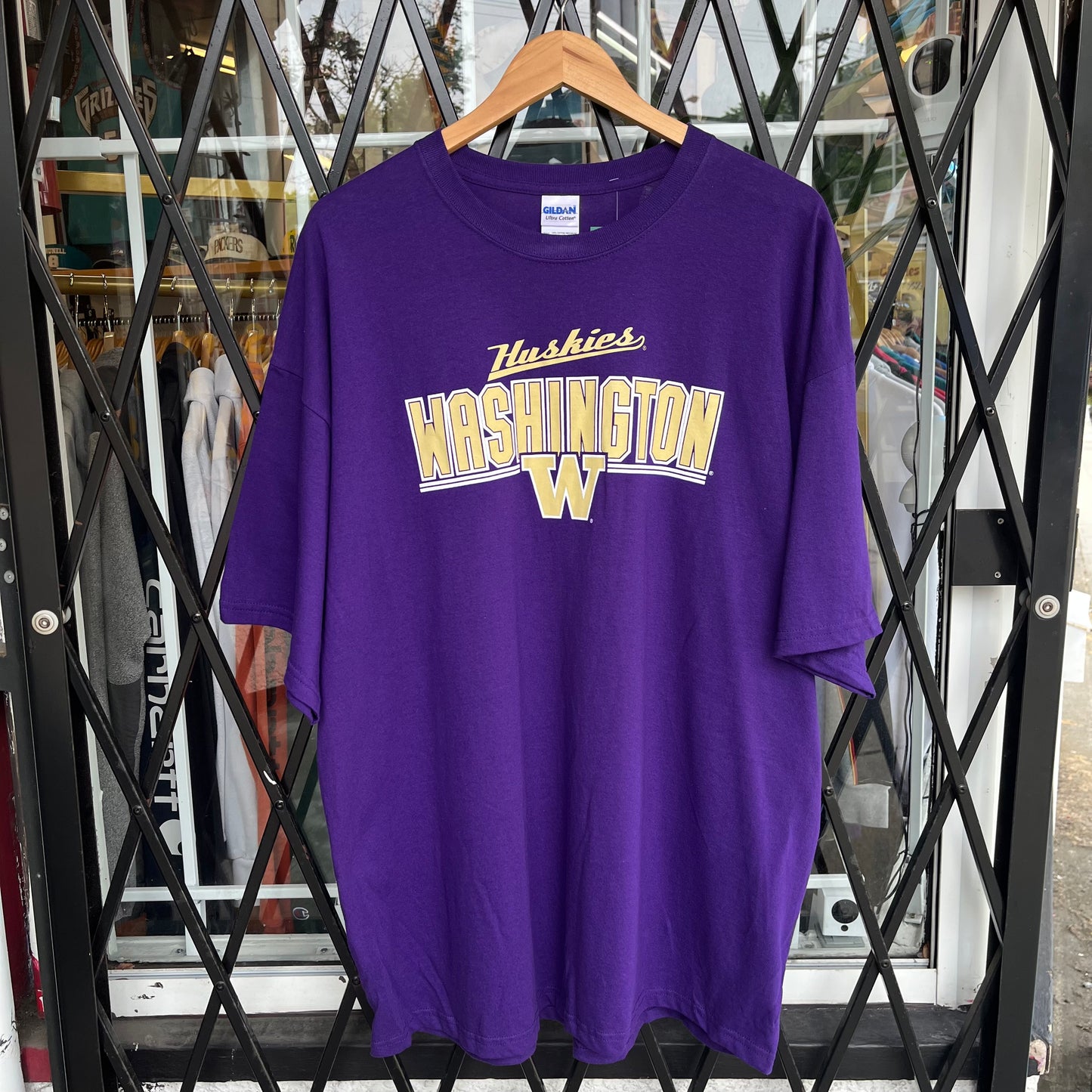 Washington Huskies Tee - Size XXL