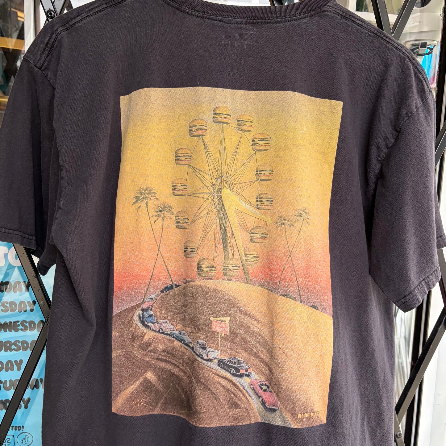 In-N-Out Ferris Wheel Tee - Size L