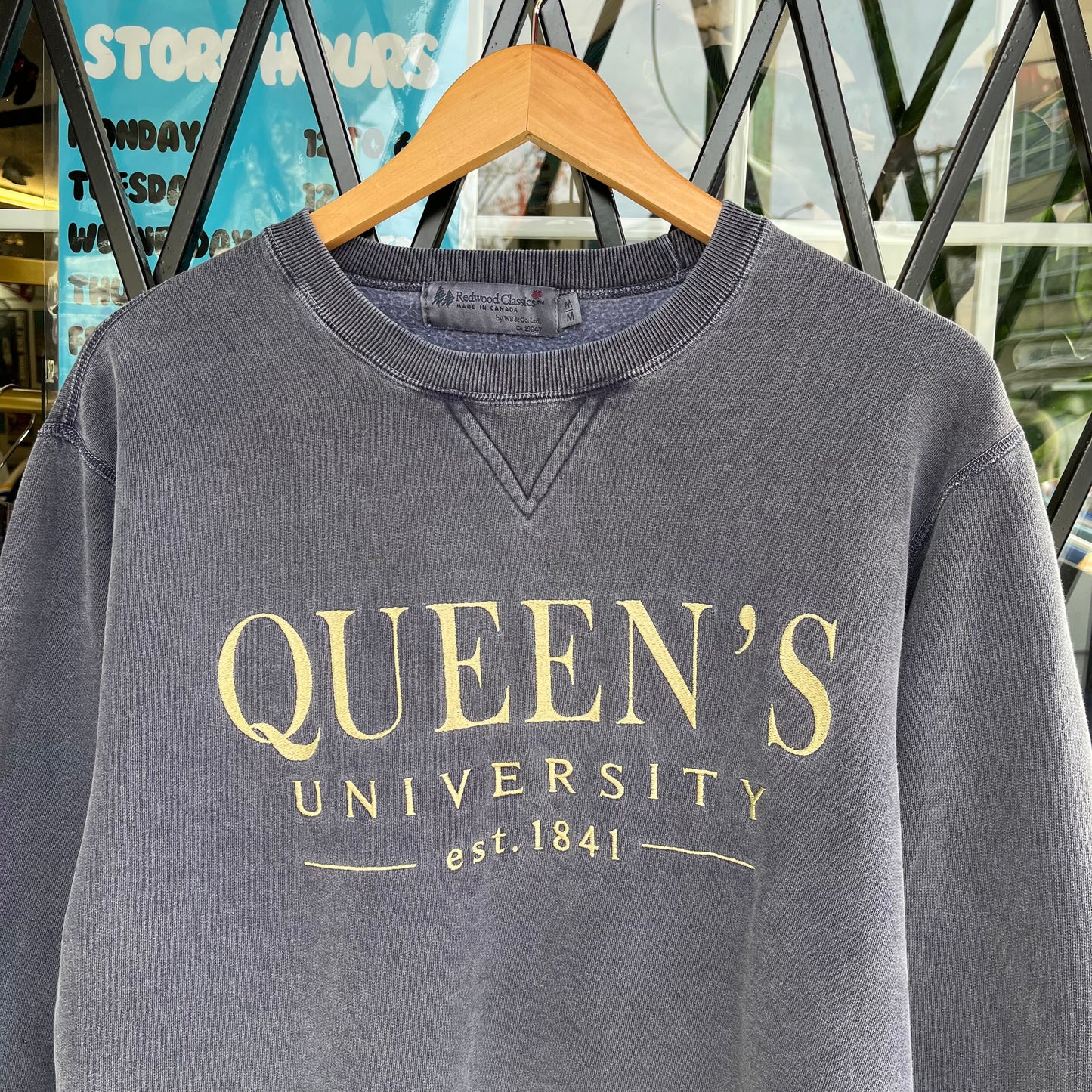 Vintage Queens University Crewneck - Size M