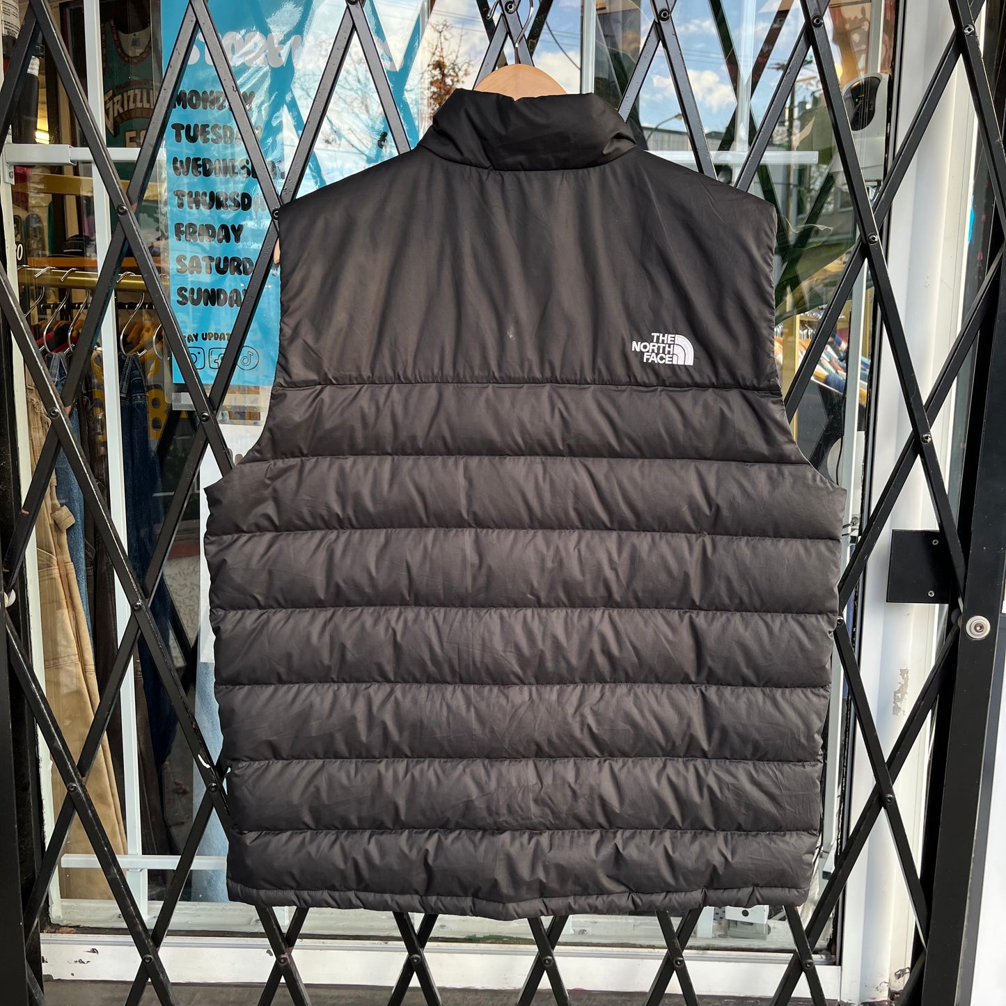 The North Face 550 Light Puffer Jacket - Size L