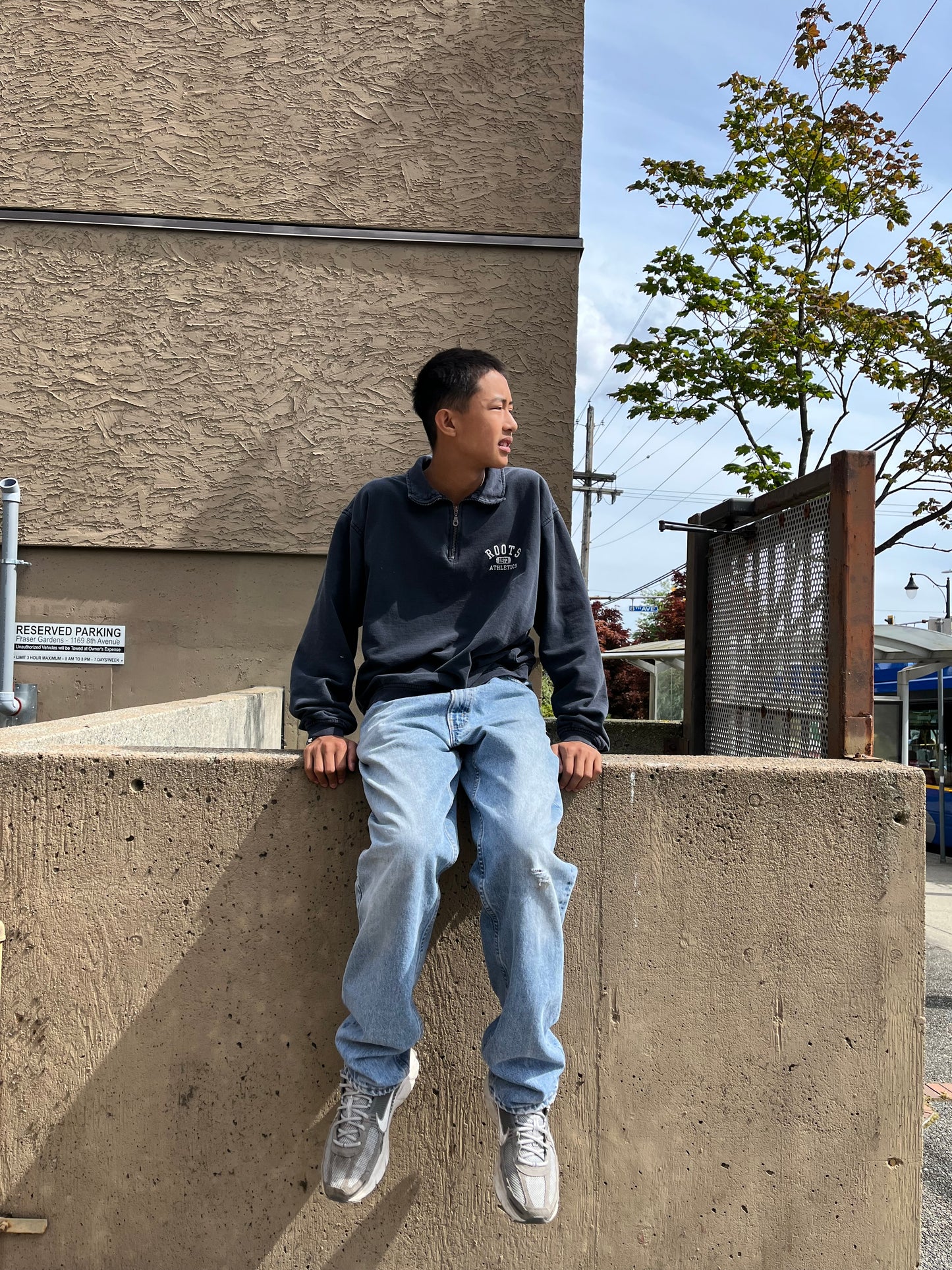Vintage Roots Quarter Zip Sweater - Size L