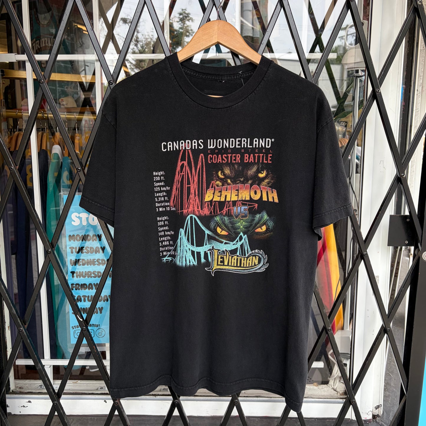 Canada’s Wonderland Coaster Battle Tee - Size L