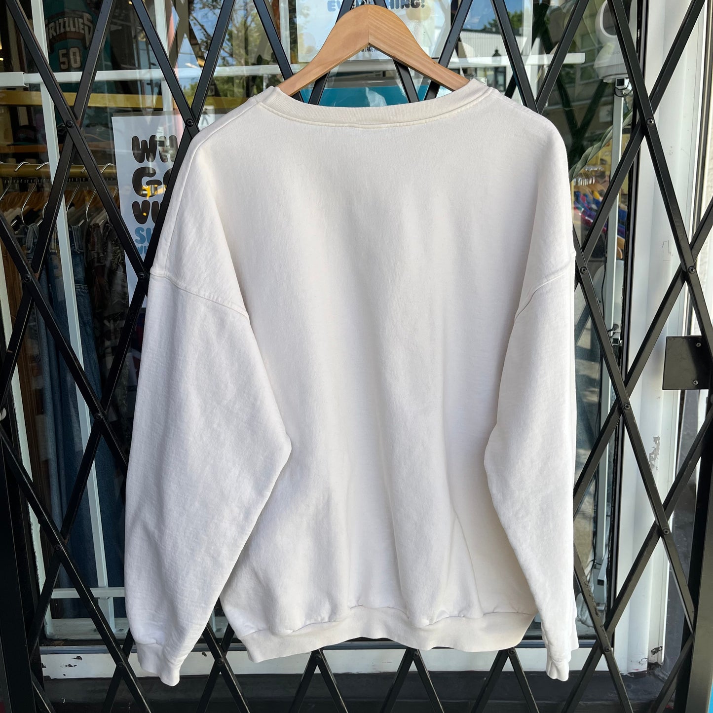 Vintage Disneyland Winnie The Pooh Crewneck - Size XL