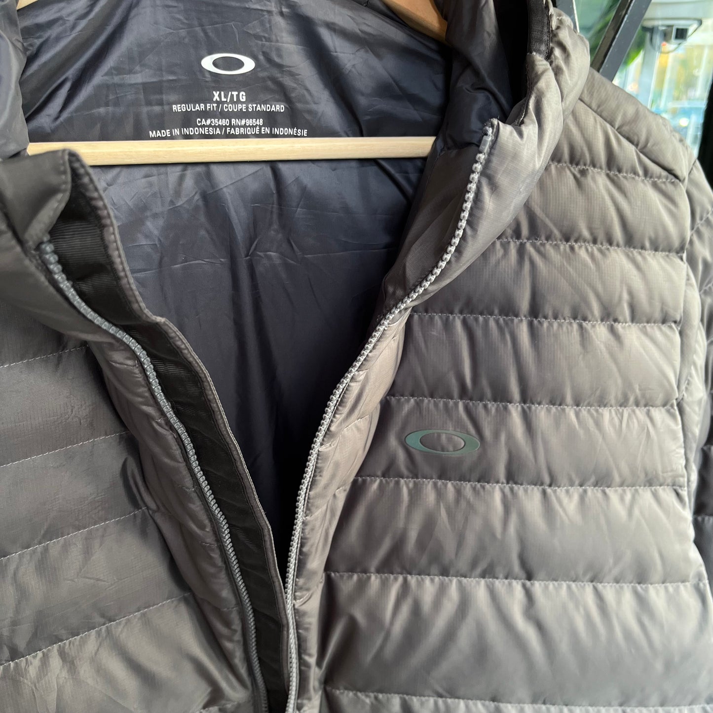 Oakley Light Puffer Jacket - Size XL