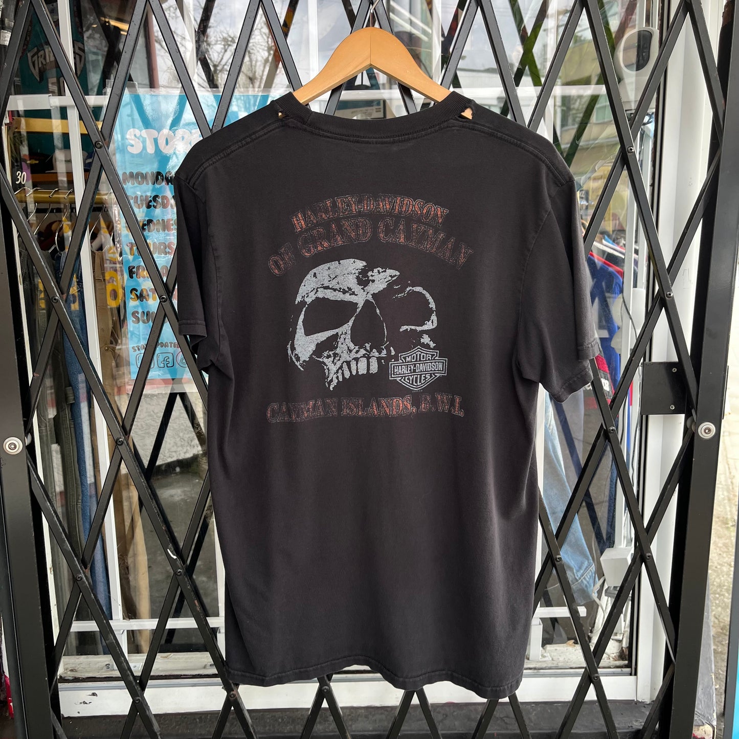 Harley Davidson Cayman Islands Tee - Size L