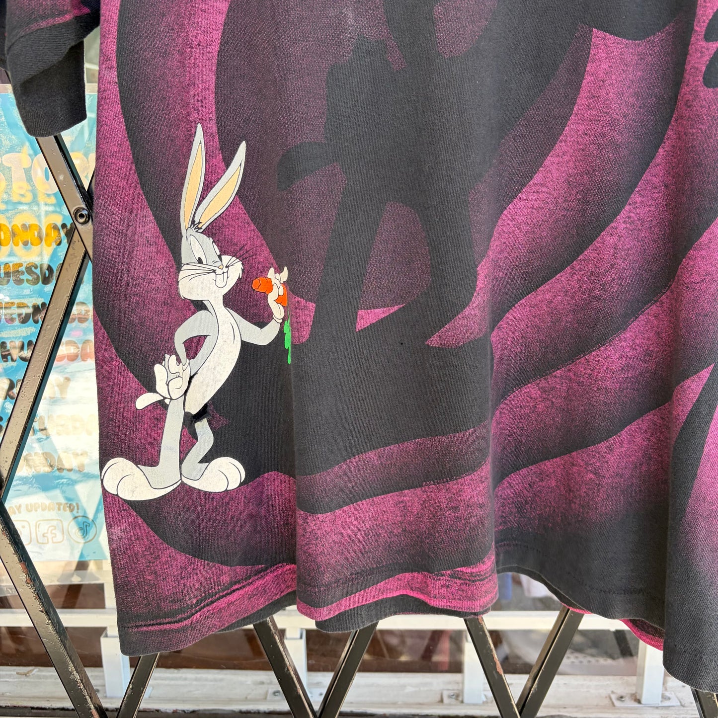 1992 Looney Tunes Bugs Bunny Tee - Size L
