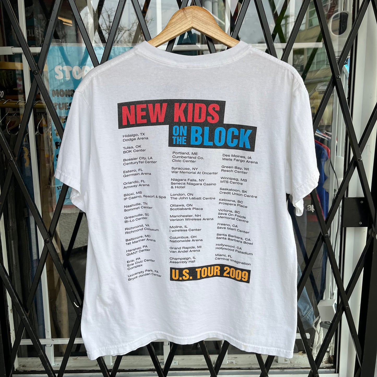 2009 New Kids on the Block Tour Tee - Size L