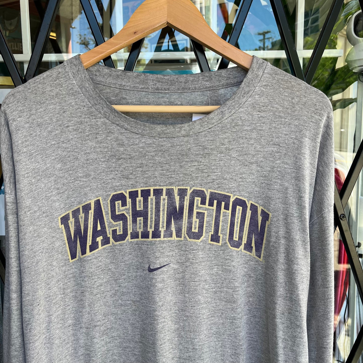 Nike Washington Huskies Long Sleeve - Size XL