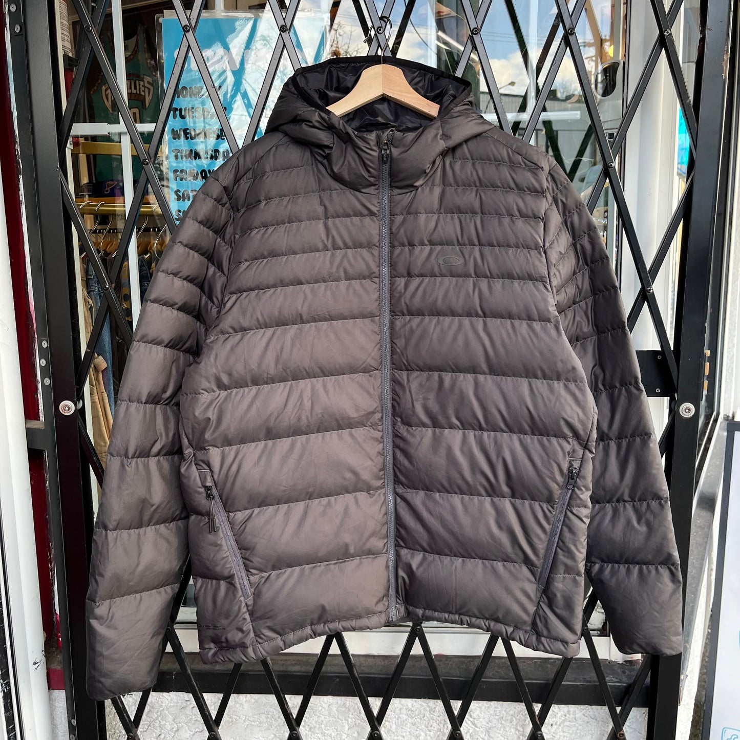 Oakley Light Puffer Jacket - Size XL