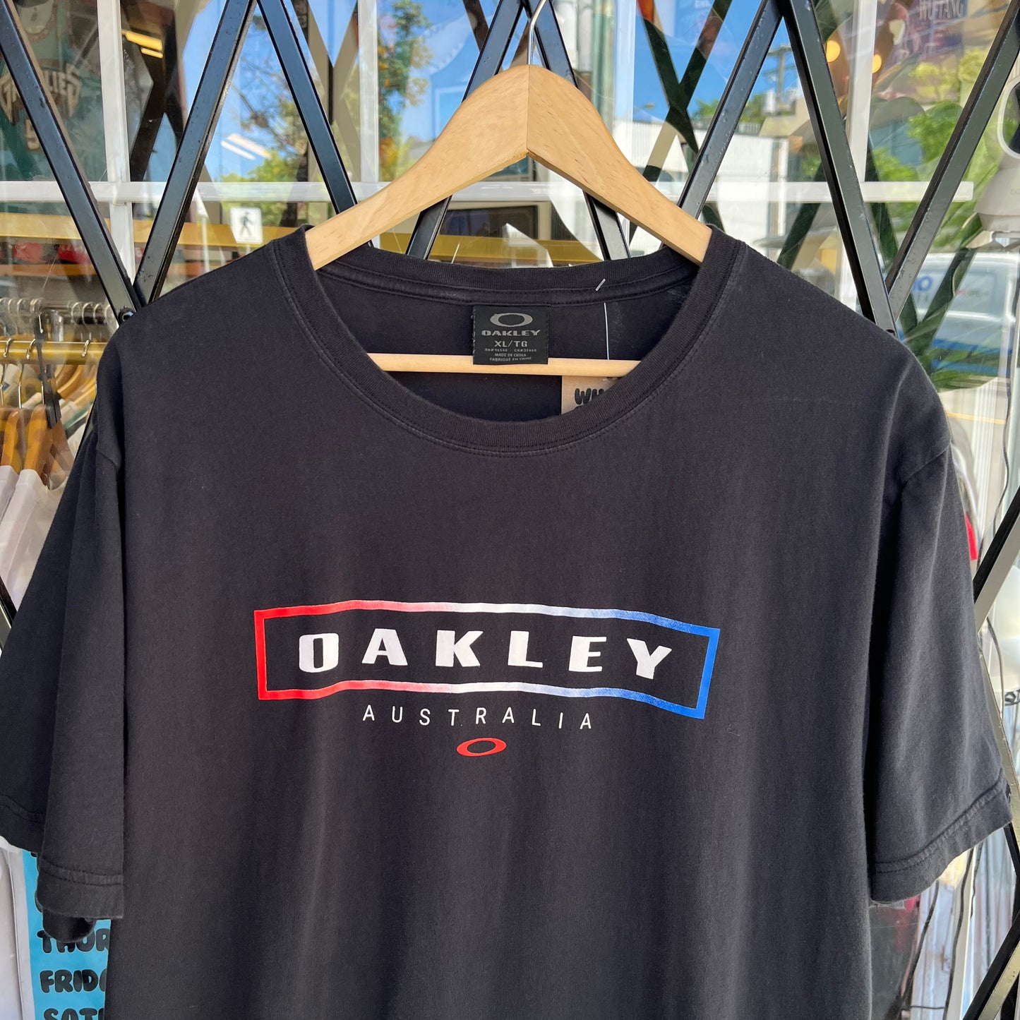 Oakley Australia Tee - Size XL