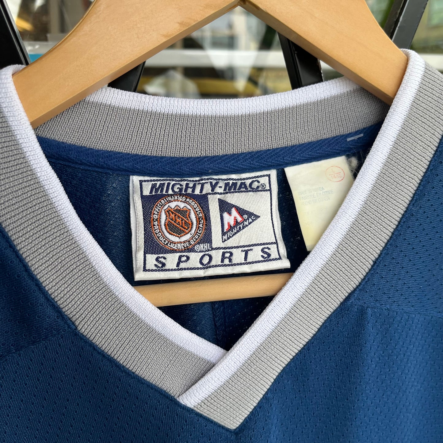 Vintage Vancouver Canucks Jersey - Size Youth L