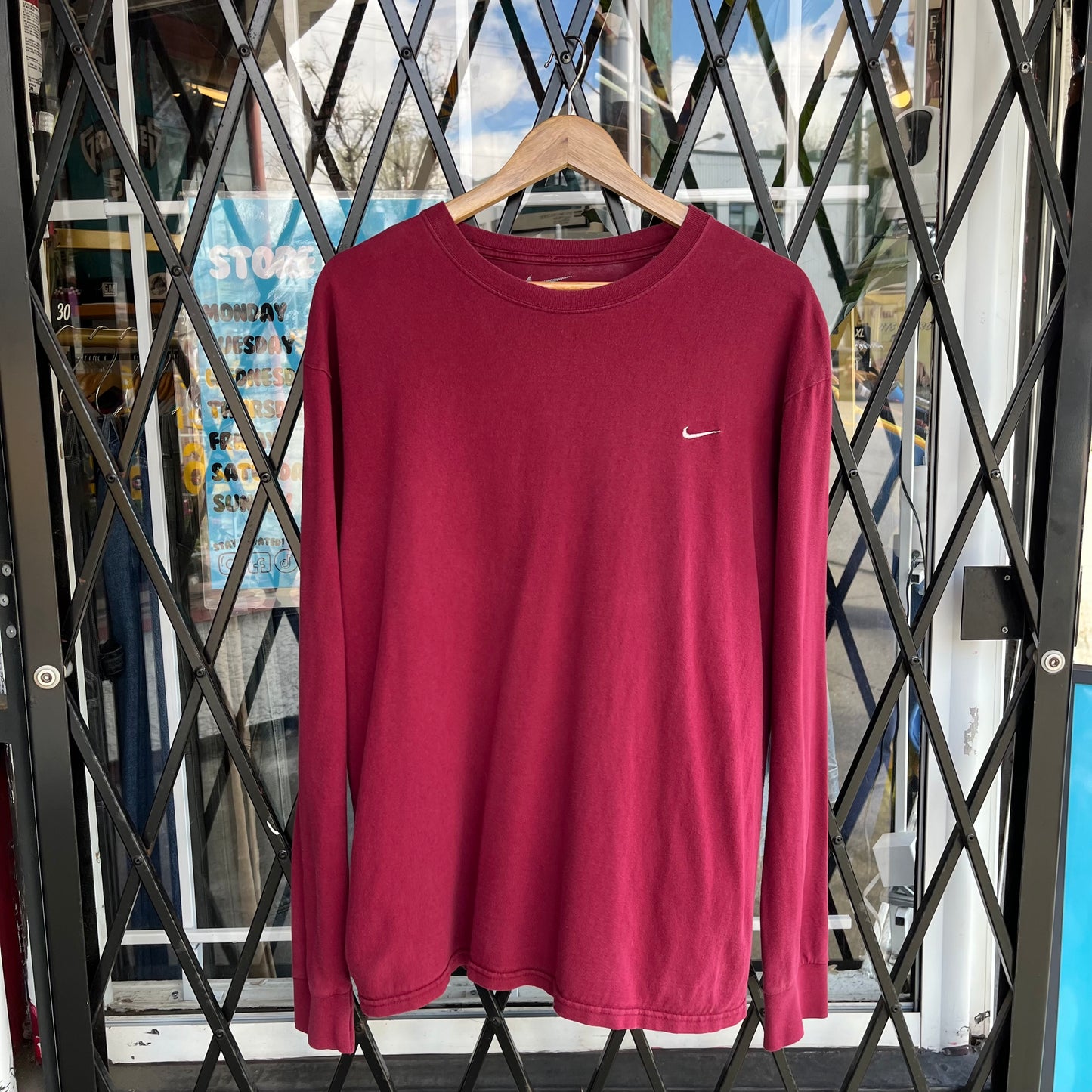 Nike Essential Long Sleeve - Size M