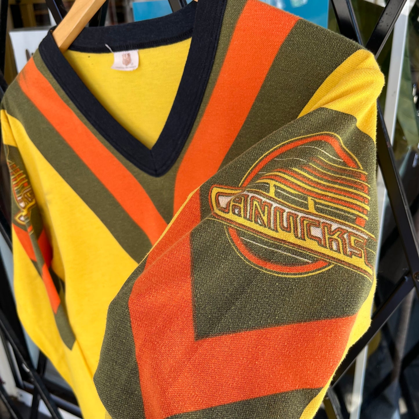 1980’s Vancouver Canucks Long Sleeve - Size L