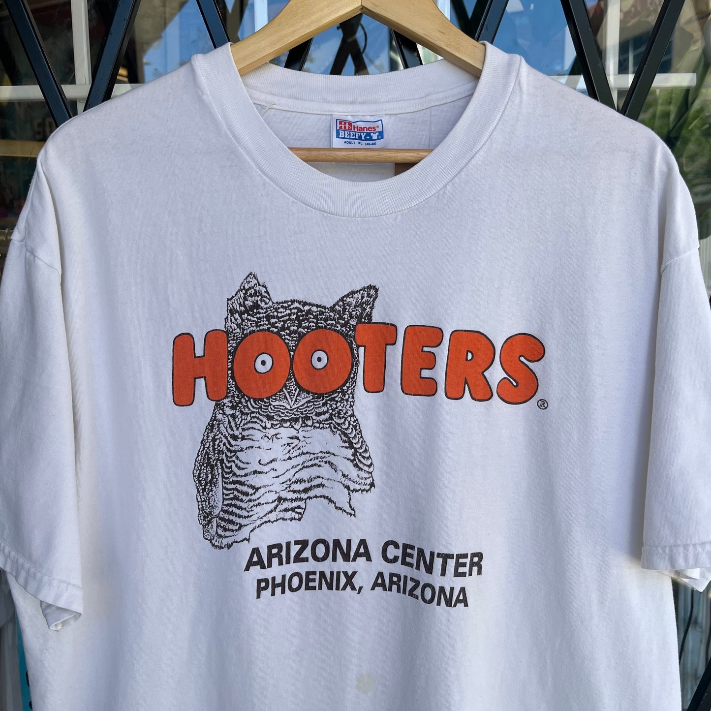 Vintage Hooters Tee - Size XL