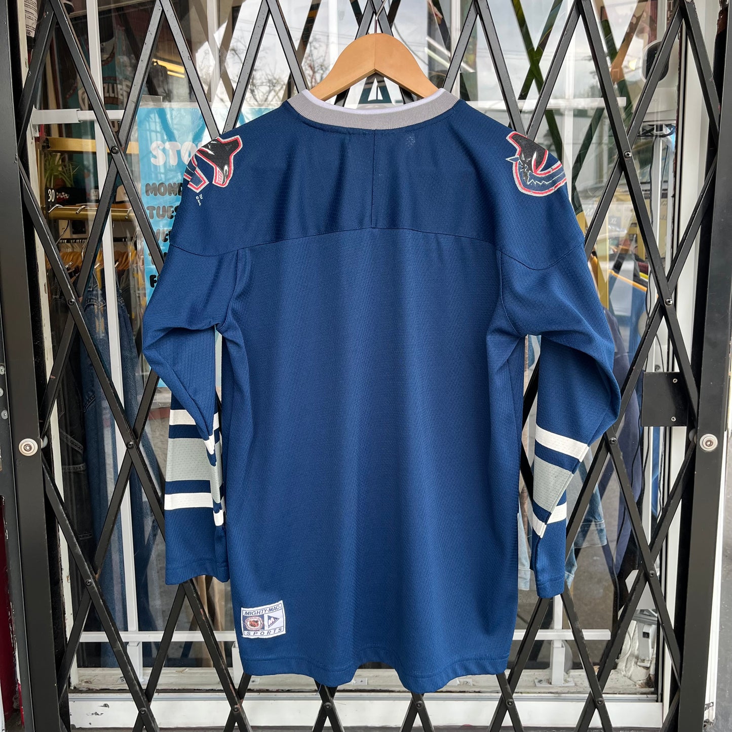 Vintage Vancouver Canucks Jersey - Size Youth L