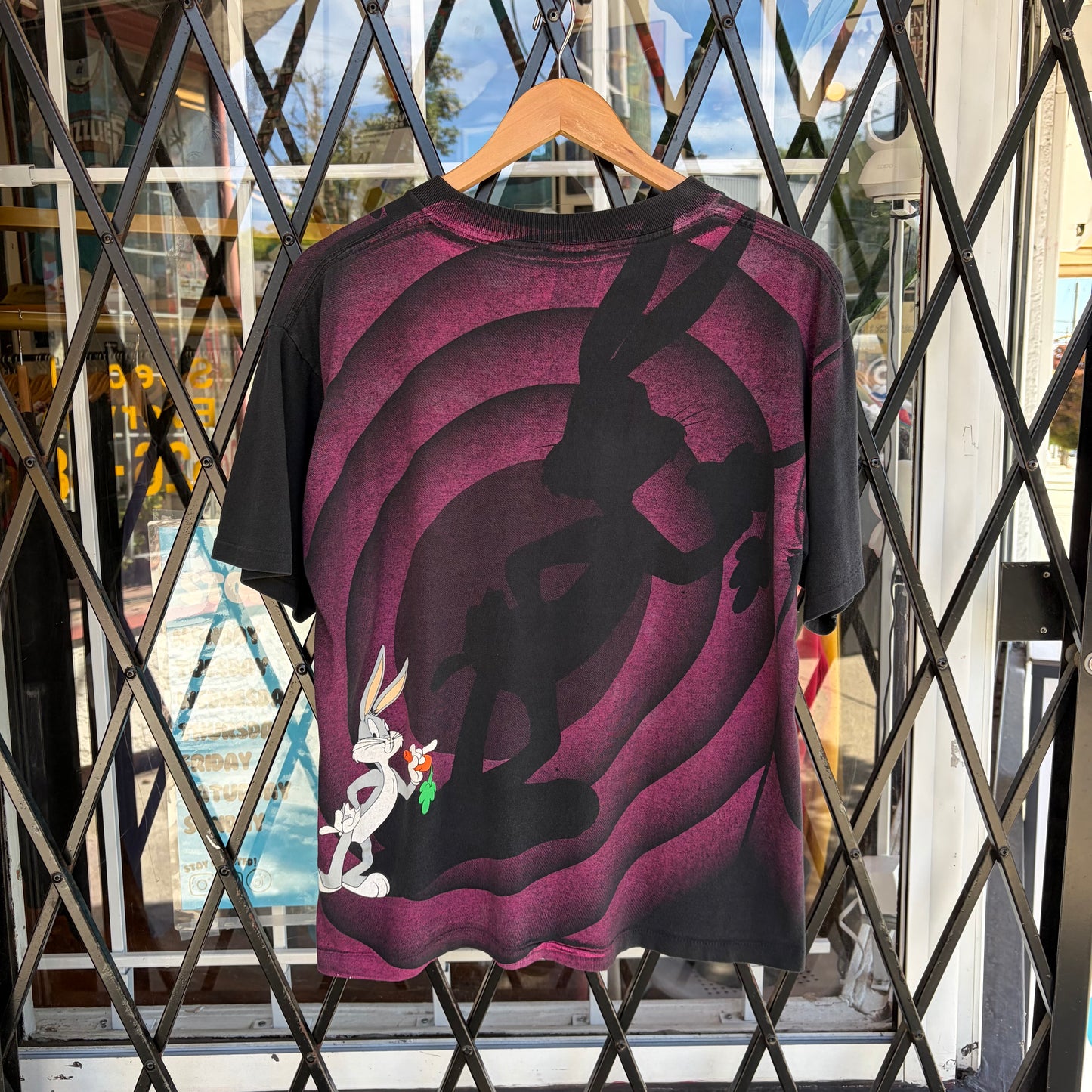 1992 Looney Tunes Bugs Bunny Tee - Size L
