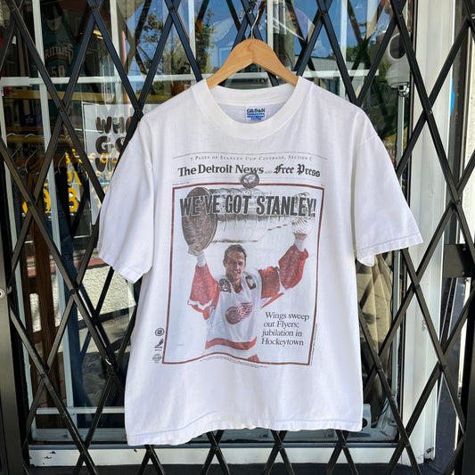 1997 Detroit Red Wings Championship Front Page News Tee - Size L