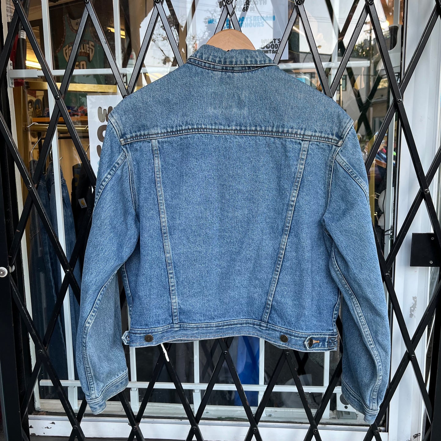 Vintage Eddie Bauer Cropped Denim Jacket - Size Womens L
