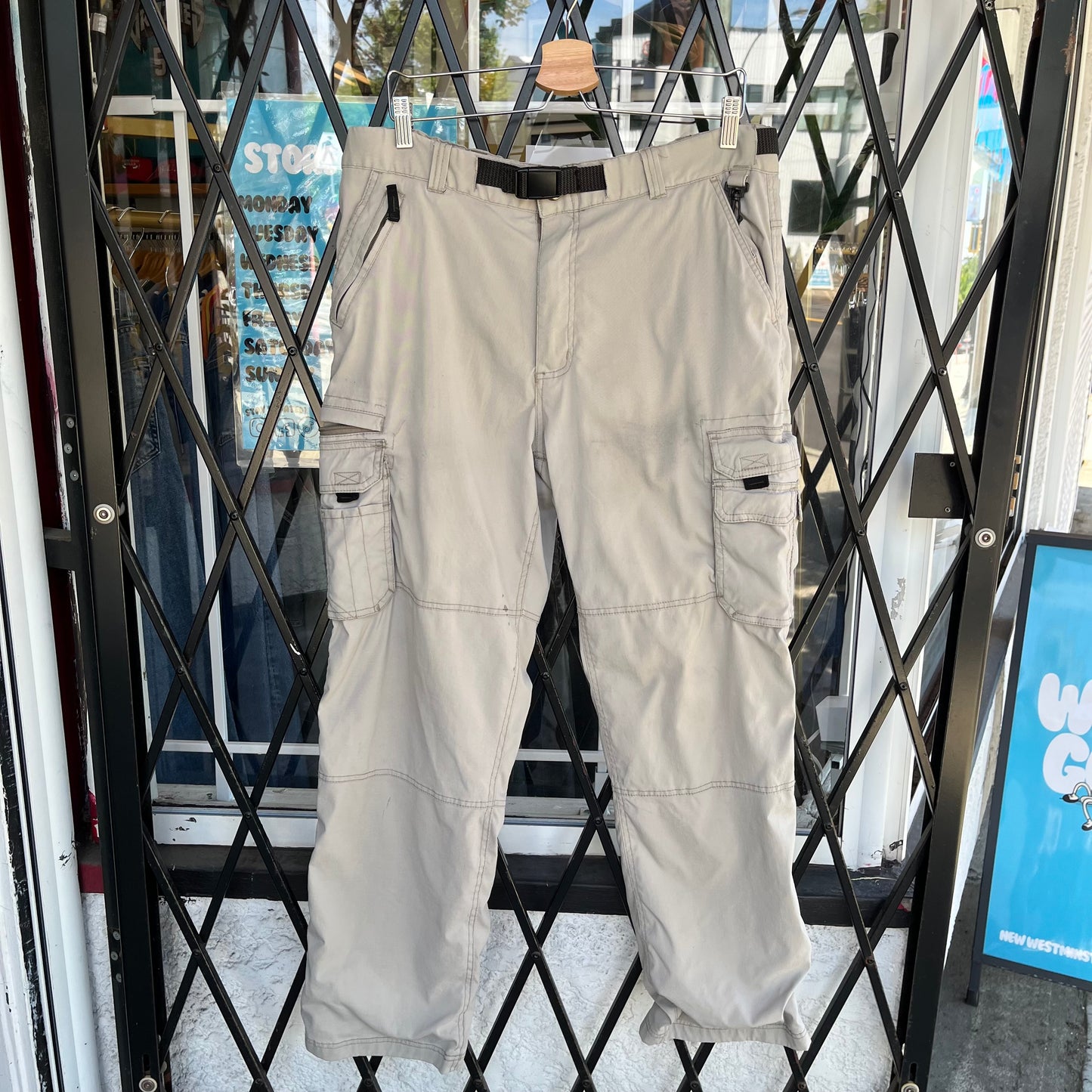 Outdoor Hiking Cargo Pants - Size M x 32L