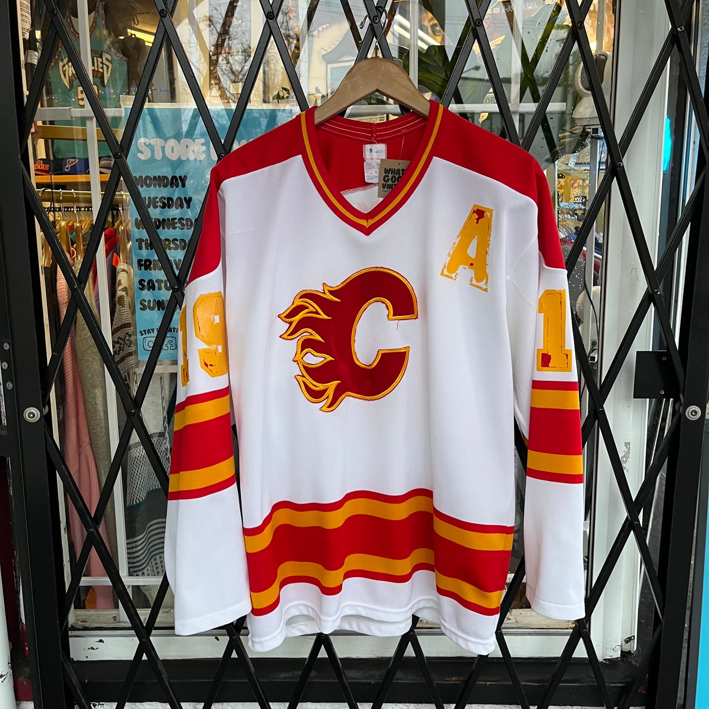 Vintage Calgary Flames Hunter Jersey - Size L