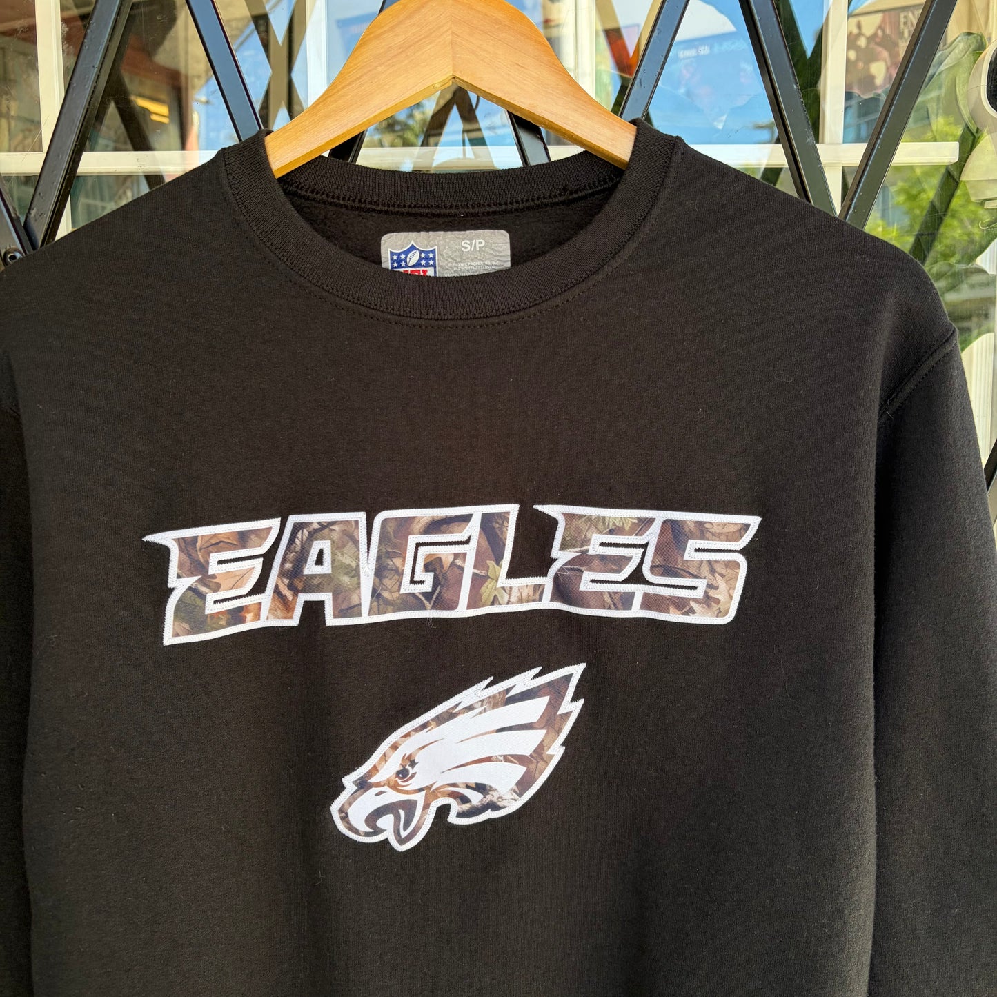 Philadelphia Eagles Camo Logo Crewneck - Size S
