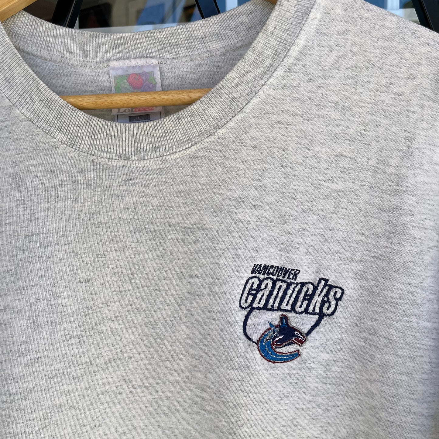2000’s Vancouver Canucks Embroidered Tee - Size L