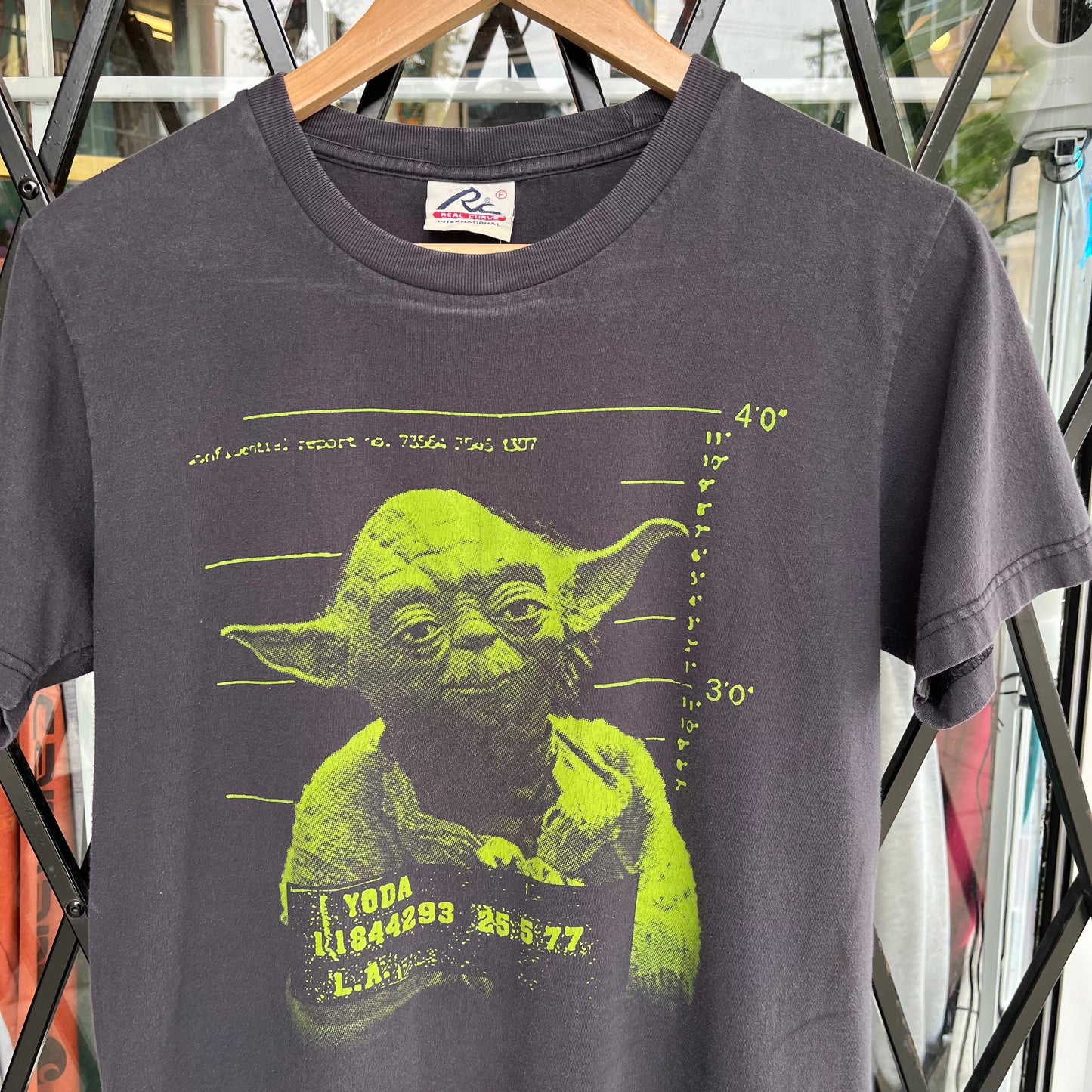 Yoda Mug Shot Tee - Size M