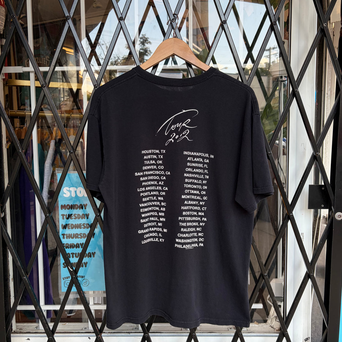 2012 Roger Waters The Wall Tour Tee - Size L