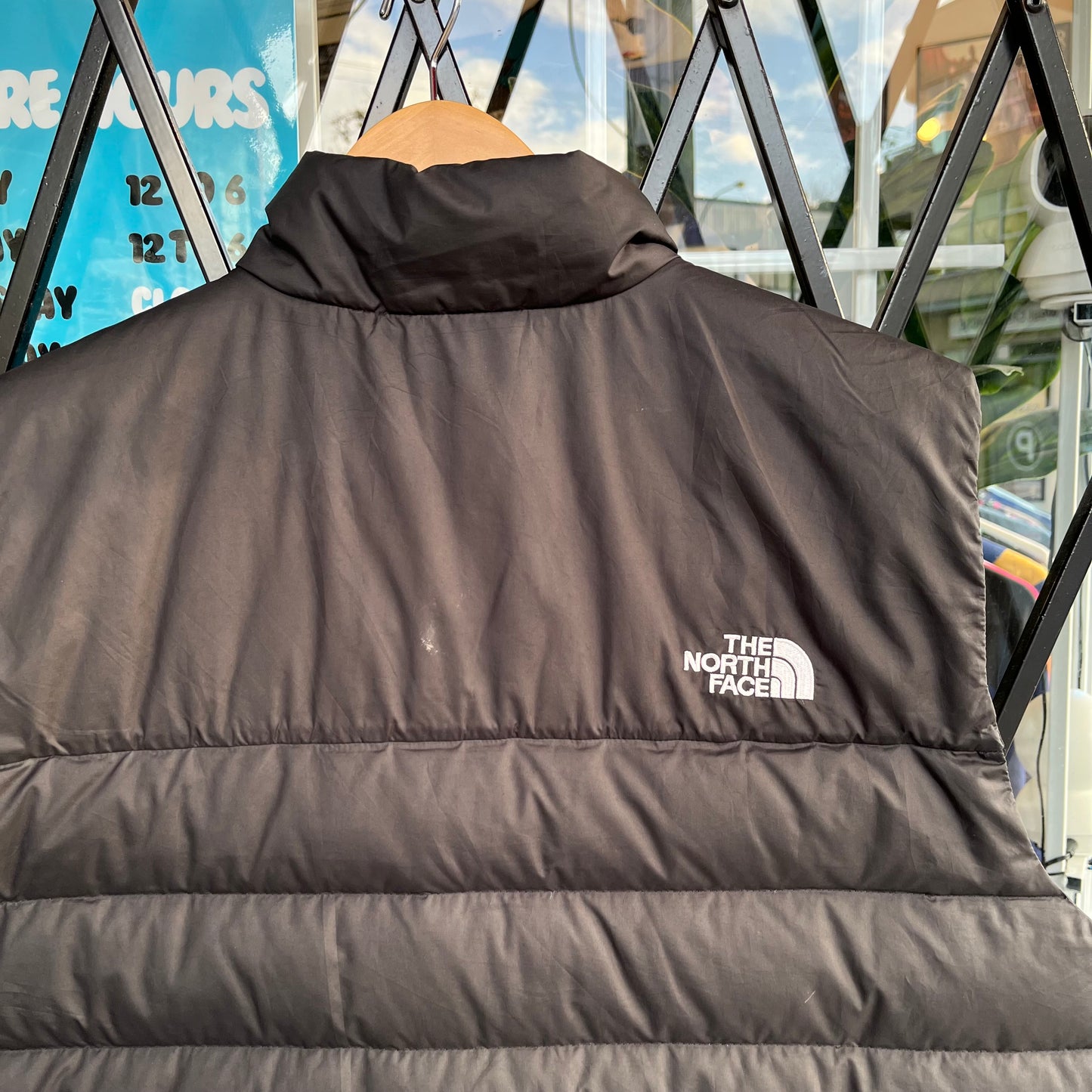 The North Face 550 Light Puffer Jacket - Size L
