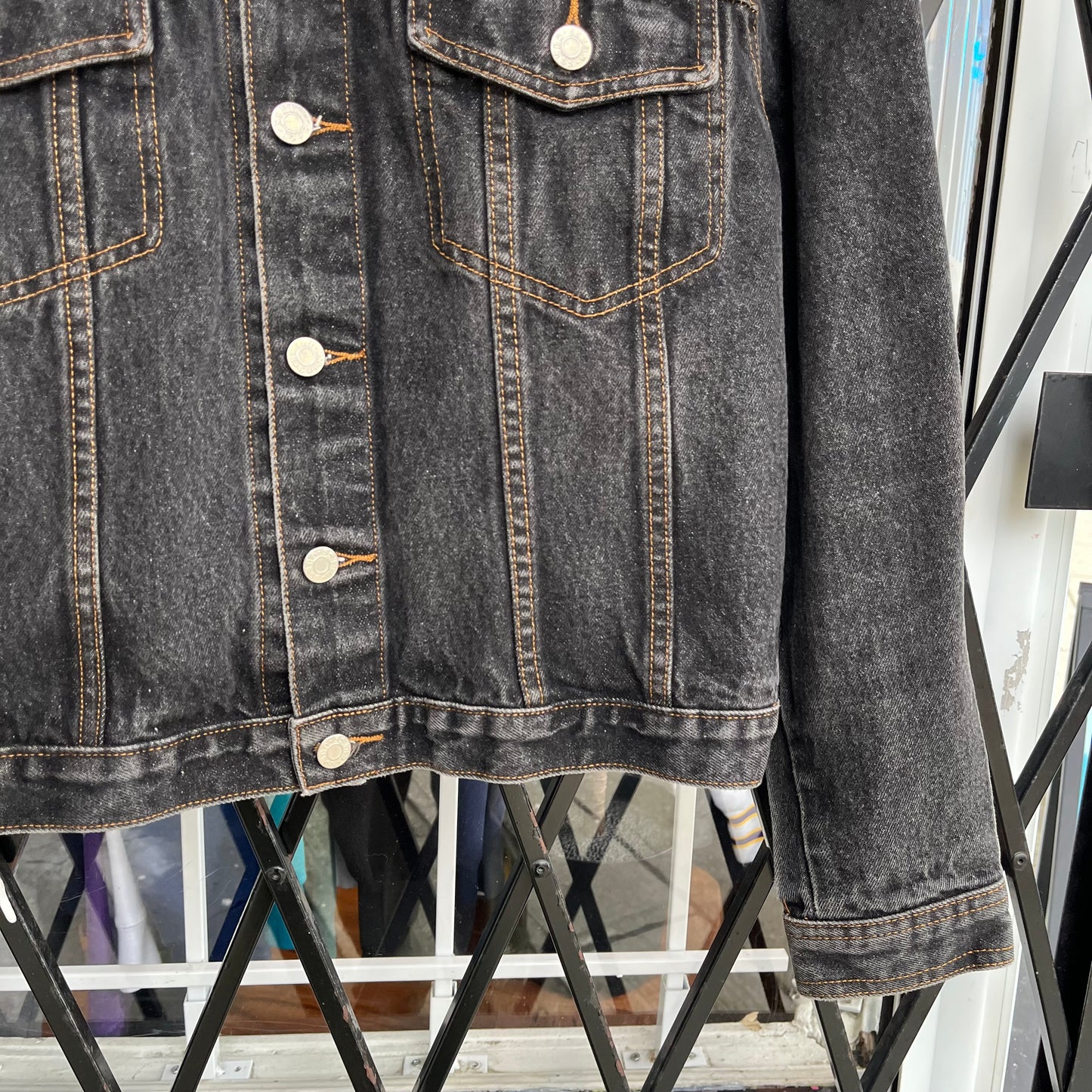 Y2K Guess Cropped Denim Jacket - Size Women’s L